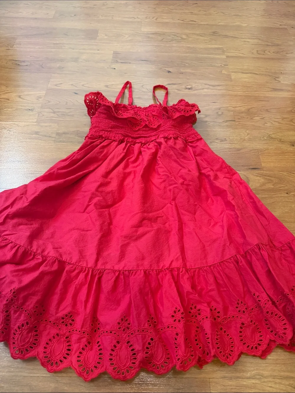 Beautiful Gap smocked dress size S 6-7 with adjustable straps.